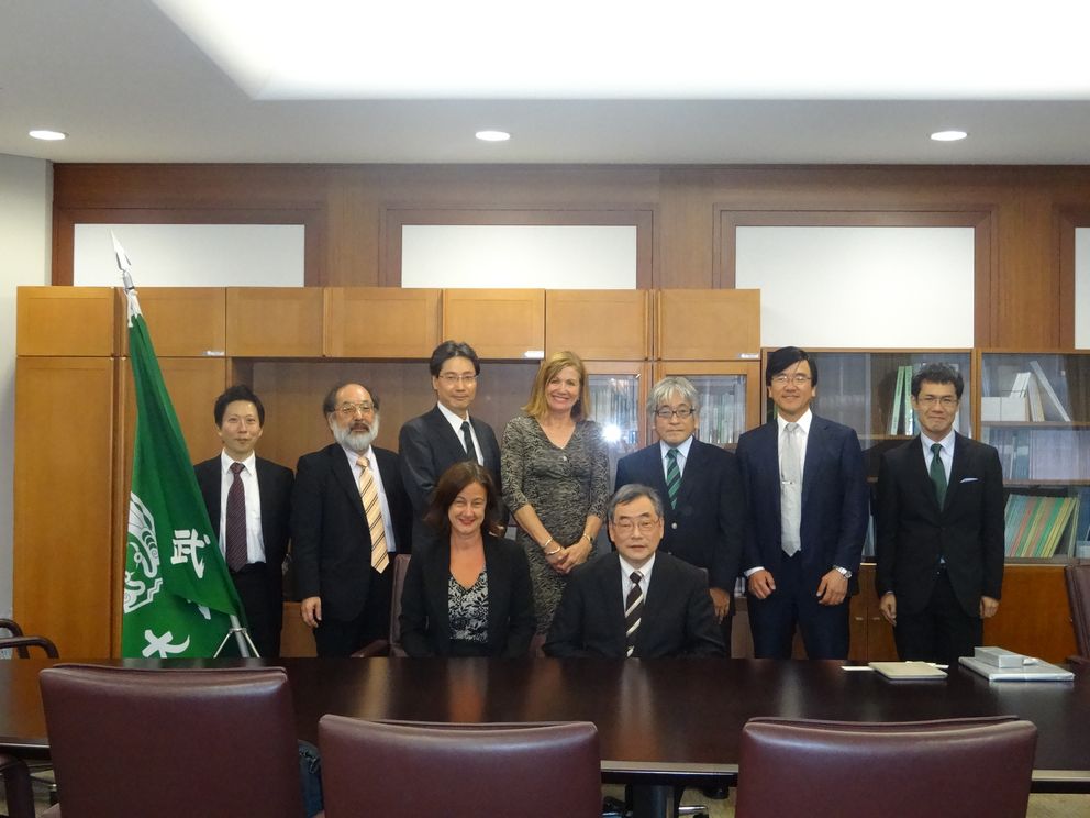 Vice President Ursula Reutner received a warm welcome from Professor Tetsuya Yamazaki and representatives from the various faculties of Musashi University. Source: Musashi University