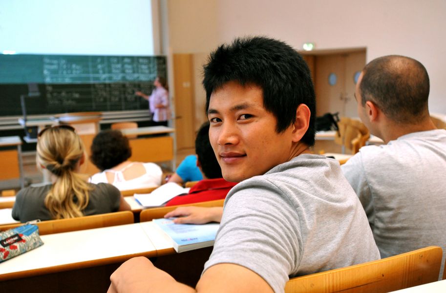 Student im Hörsaal