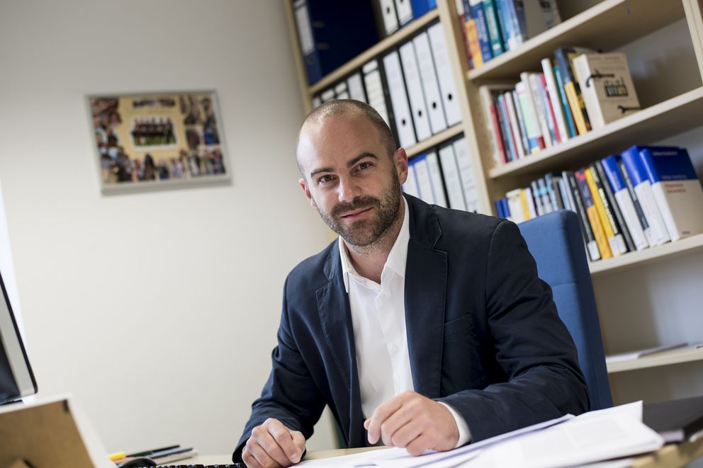 Prof. Dr. Stefan Bauernschuster. Foto: Studio Weichselbaumer 