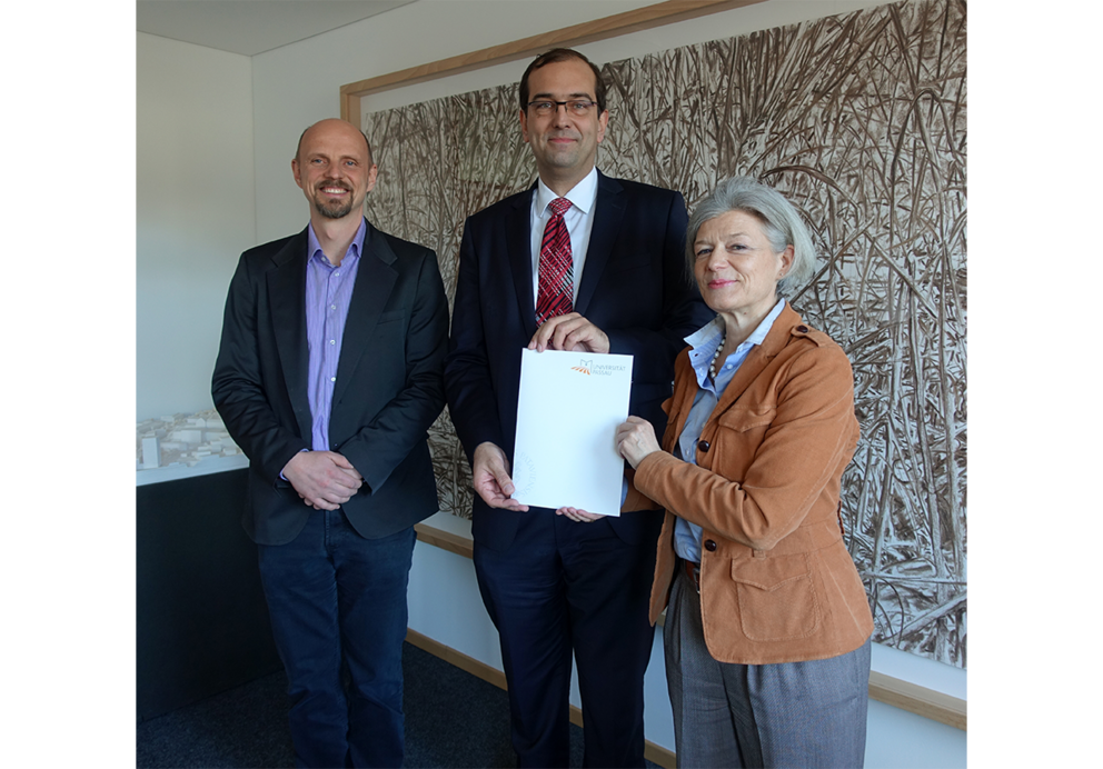 Präsidentin Prof. Dr. Carola Jungwirth und Dekan Prof. Dr. Michael Granitzer begrüßten Prof. Dr. Stefan Katzenbeisser an der Universität Passau. Foto: Universität Passau