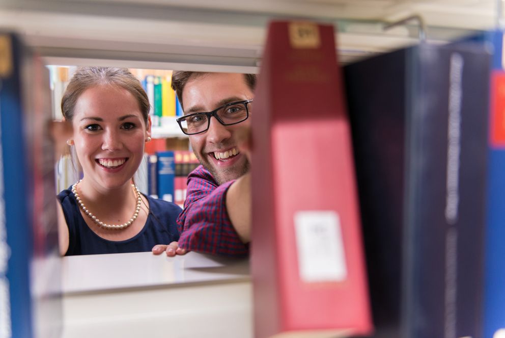 Studierende in der Bibliothek