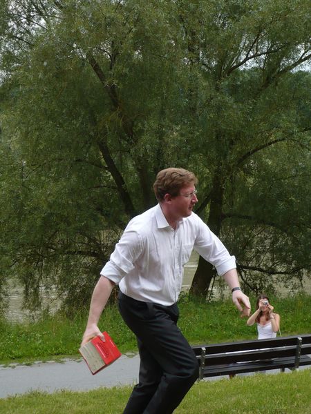 Dirk Morbitzer, Vorsitzender des Ehemaligenvereins, bei seinem Wurf.
Sieger Guido Reker (Mitte), 2. Platz Jörn Rauhut (links) und der Drittplatzierte J. Walzer.
