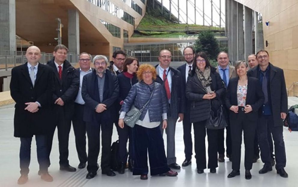 Gruppenfoto der Teilnehmer des Treffens in Lyon. 