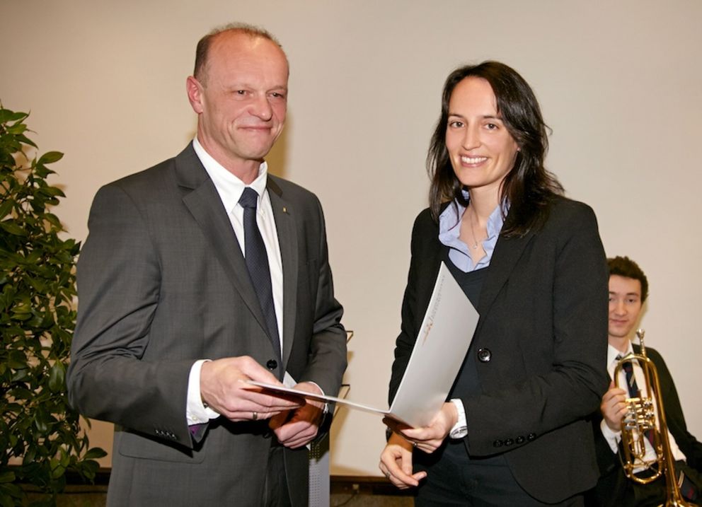 Michael Hauck, Daniela Wawra (Dekanin der Philosophischen Fakultät). Foto: Kaps.