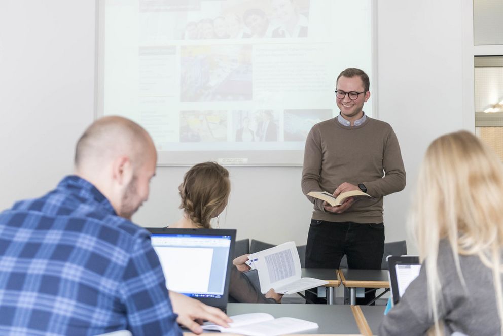 Studierende im Seminar