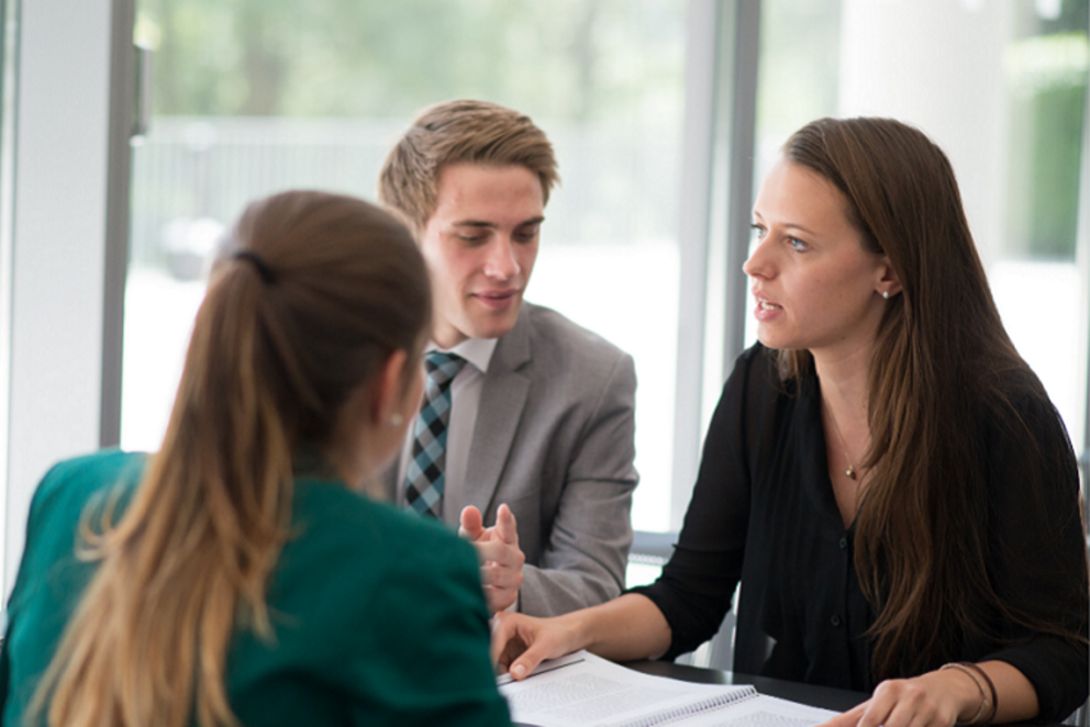 Symbolbild zum Projekt LAWtrain - ein Team der Universität Passau entwickelt Trainingsmaterialien zum europäischen Prozessrecht.