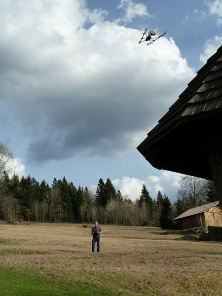 Geoinformationssysteme: Der Octocopter im Einsatz Geoinformationssysteme: Der Octocopter im Einsatz